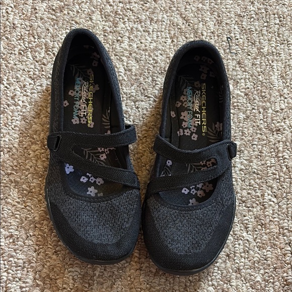 Skechers Black Dress Shoes with Sparkly Design - Picture 1 of 4